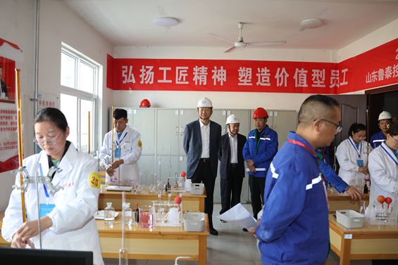 李合军带队到米乐官网督导“我是状元”职工职业技能竞赛活动 (2)_副本.jpg